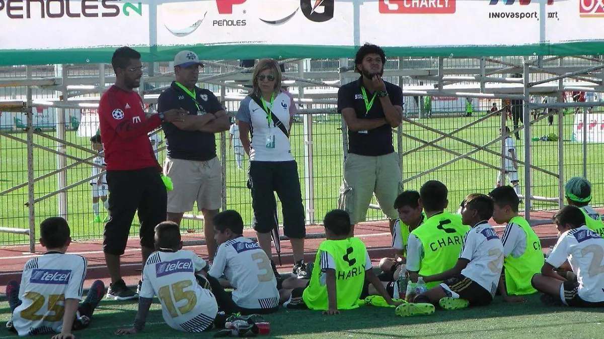 BELINDA 3-3 COLAS