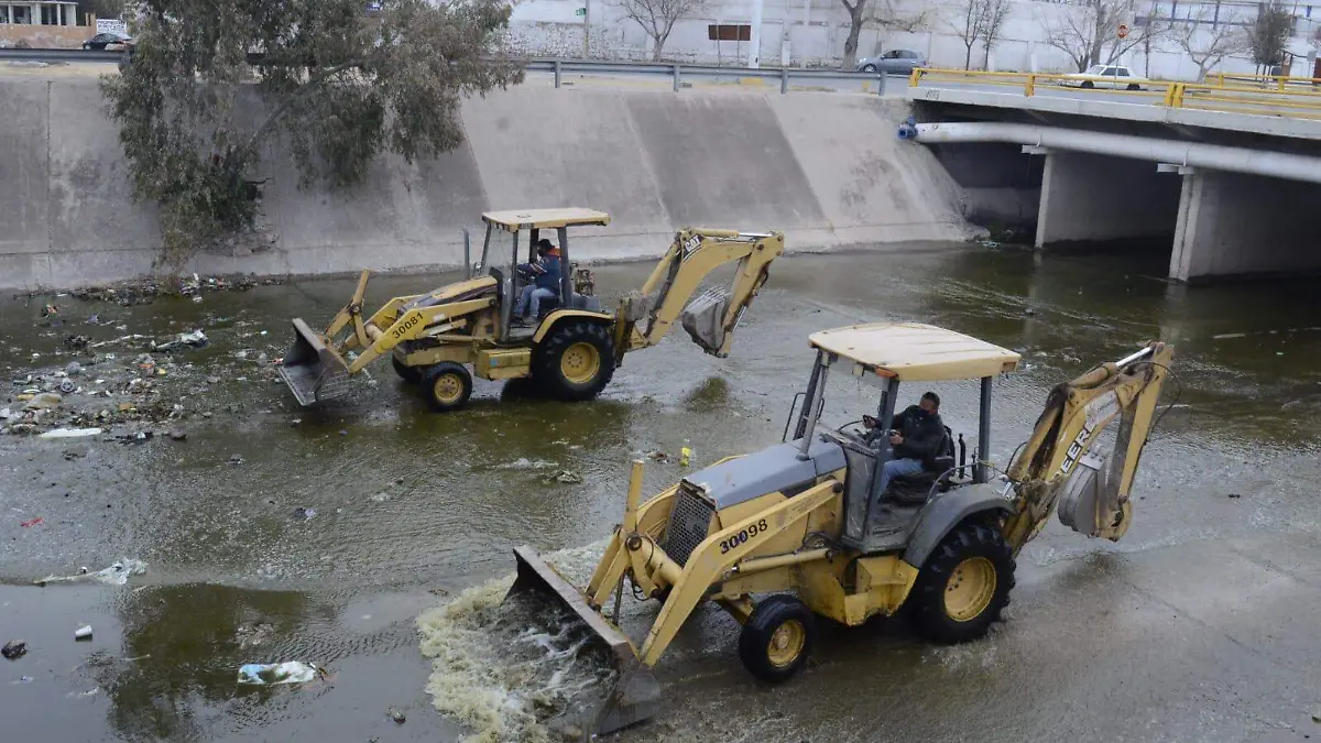 limpian canal
