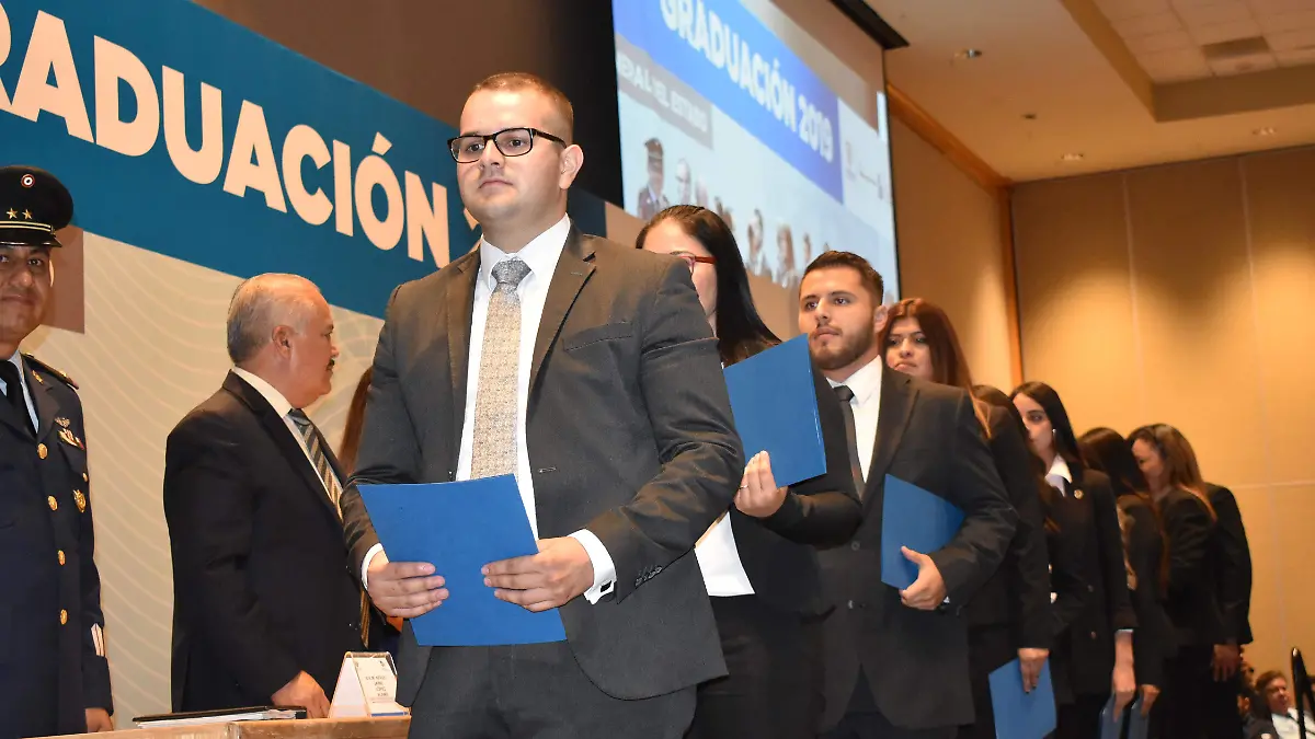 GRADUACION NVOS ELEMENTOS DE FISCALIA NOTA RICHI (9)