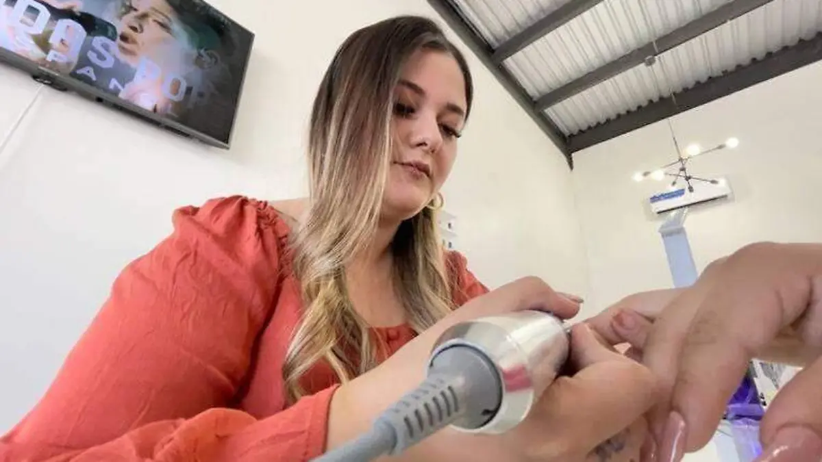 unas emprendedora