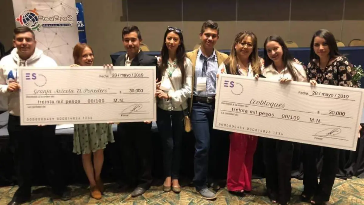 3 Cecytech Ojo del Agua gana primeros lugares con granja avícola y ecobloques