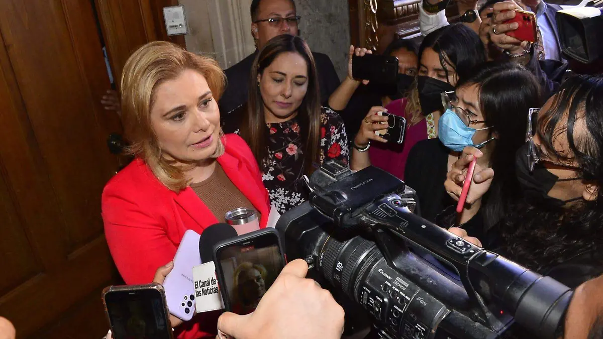 MARU CAMPOS RUEDA DE PRENSA OK