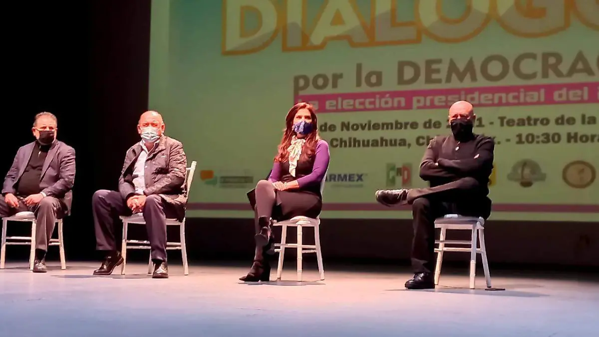evento de Diálogos por la Democracia