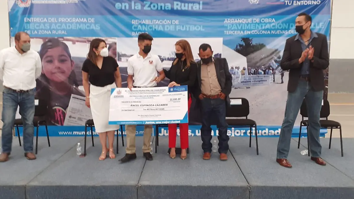 Entrega becas de excelencia 2