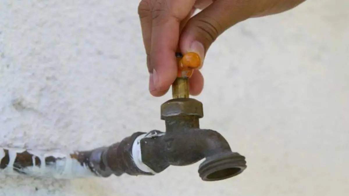 agua-potable-llave-990x660