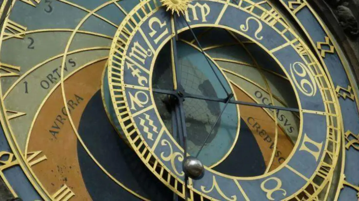 pixabay reloj astrológico