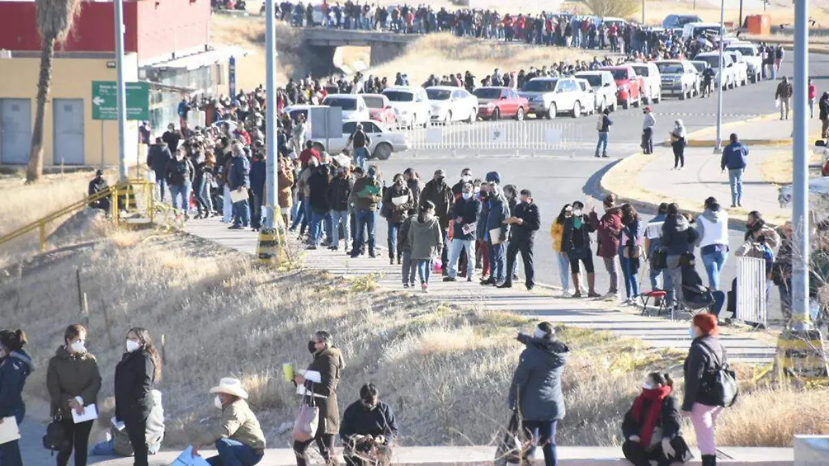 abarrotan punto vacunación norte portada