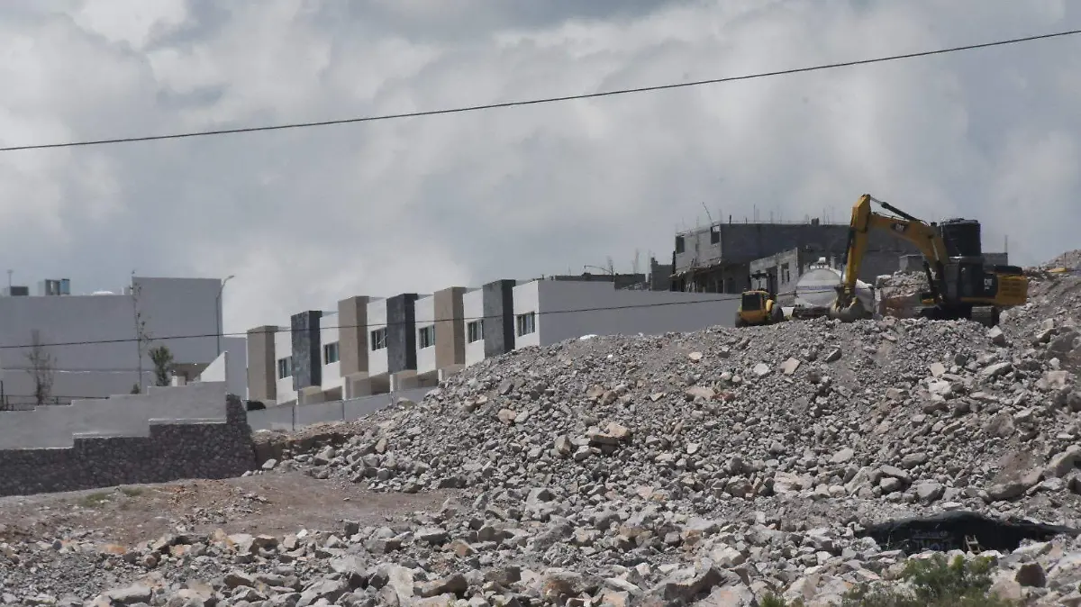 Cerros en demolición Albin lado del “Santa Clara”