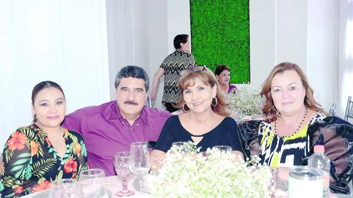 7-yulissa lujan,gerardo lujan,paty bernal y susy burrola