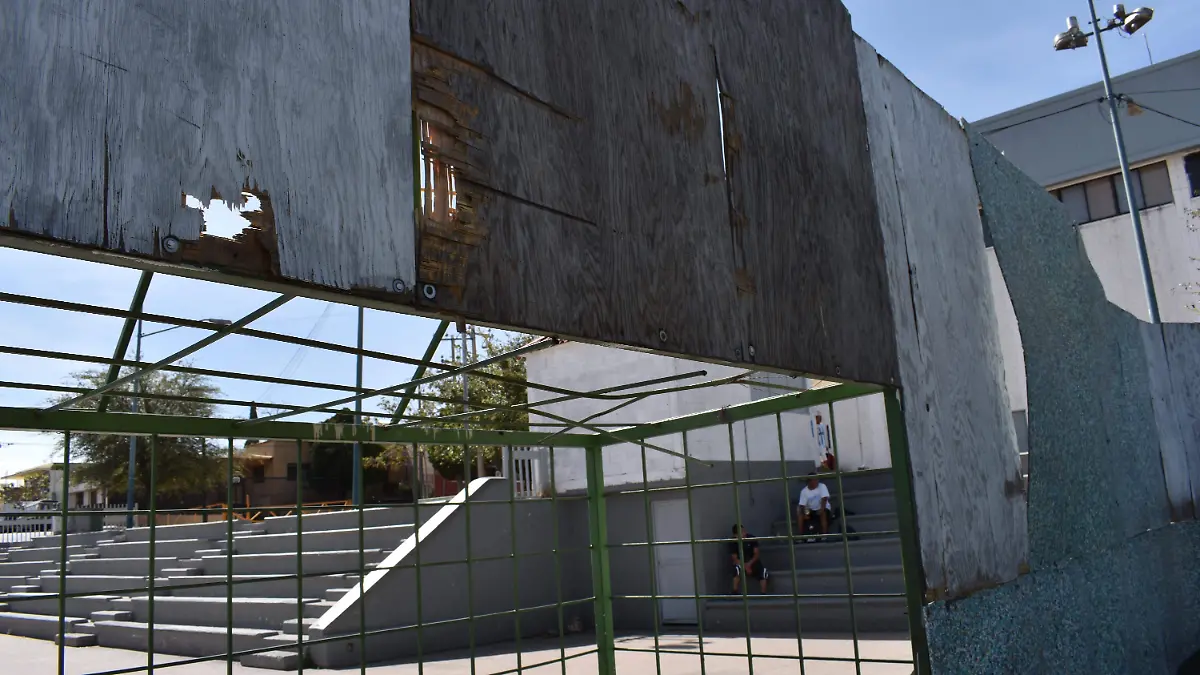 CANCHA DEL DIAZ ORDAZ DESTROZADA NOTA RICHI (3)
