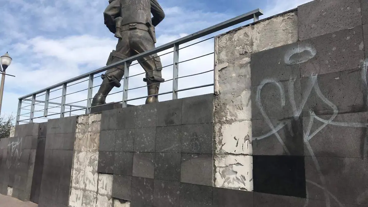 monumento policía caído 6