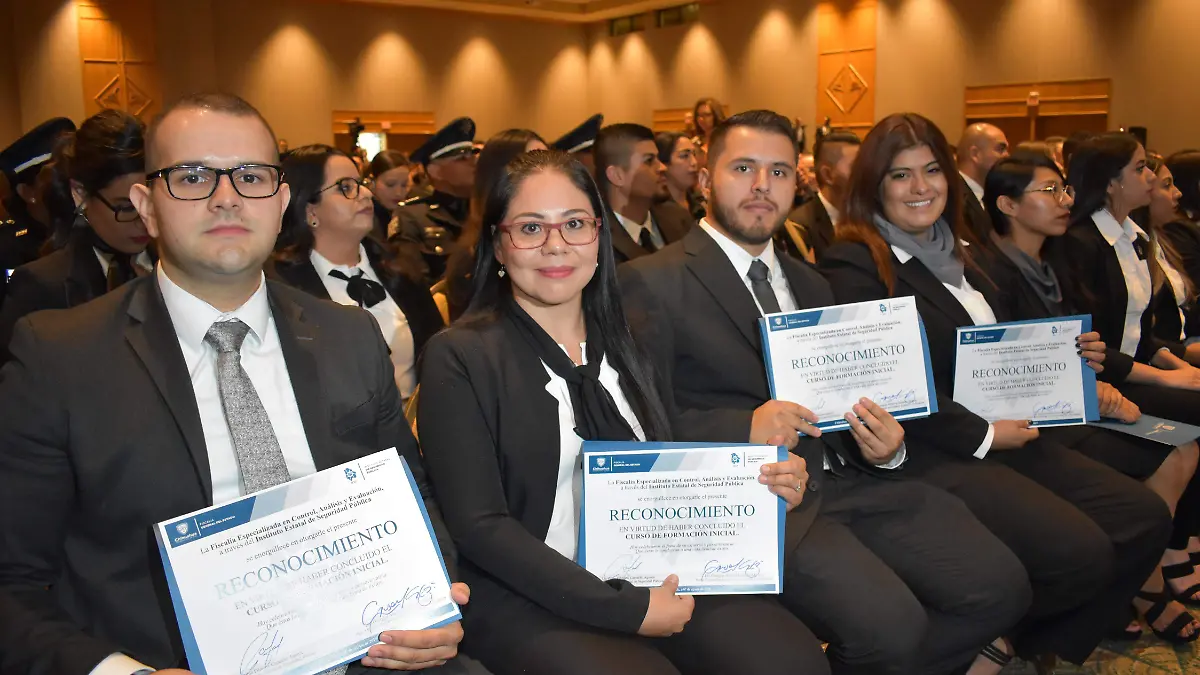 GRADUACION NVOS ELEMENTOS DE FISCALIA NOTA RICHI (16)