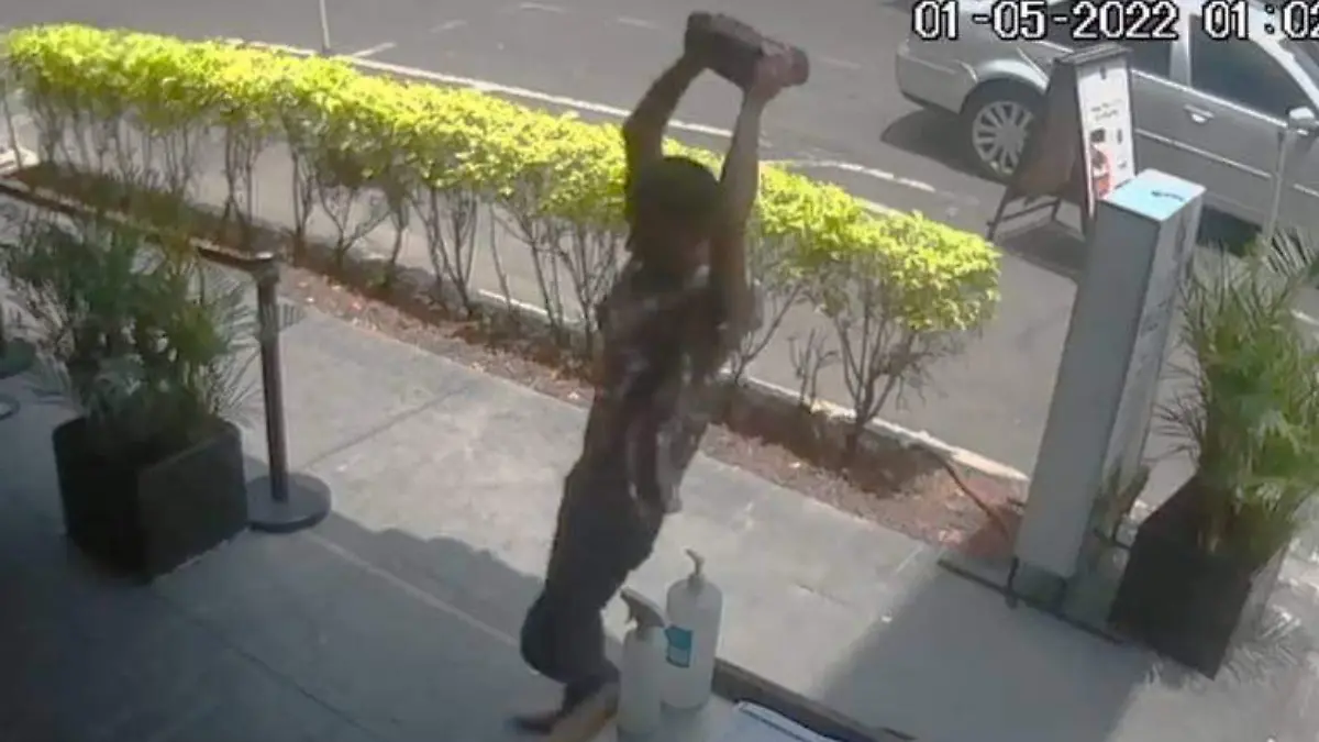 Detienen a hombre que golpeó a un niño con un tabique en la cabeza