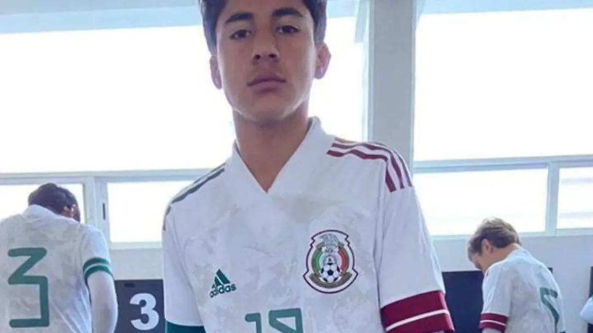 PRINCIPAL-JUGADOR-TRI-4 COLAS