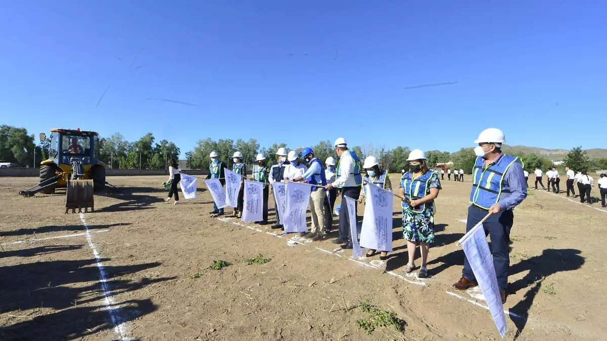 construyen gym en secundaria