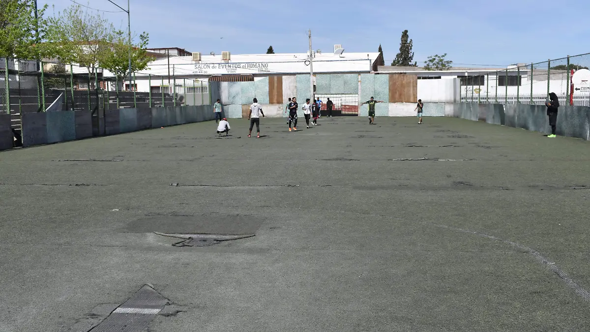CANCHA DEL DIAZ ORDAZ DESTROZADA NOTA RICHI (9)