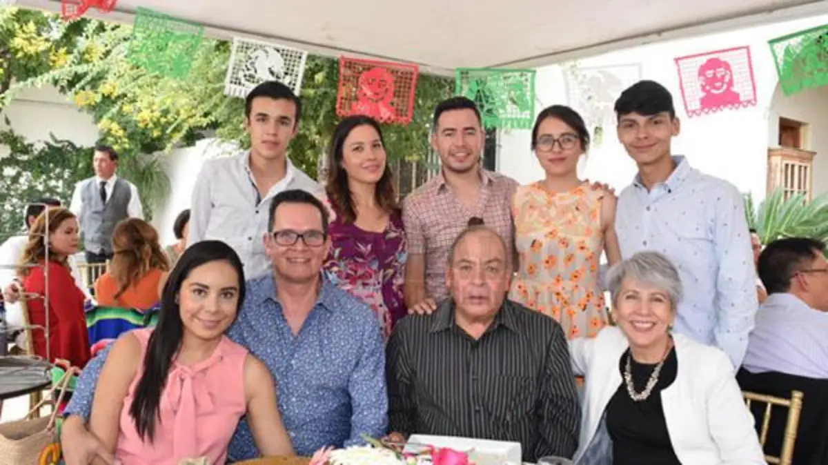 erick-payan-caro-isidro-y-paulina-uranga-milo-y-diana-herrera-sergio-roesner-chilo-uranga-y-lourdes-lerma