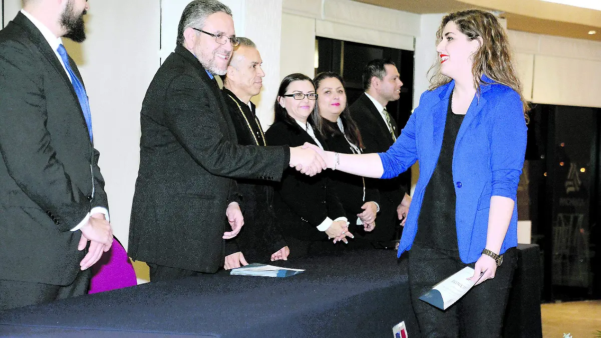 PRINCIPAL DSC_1208 Destacados alumnos recibieron premio a la excelencia académica.