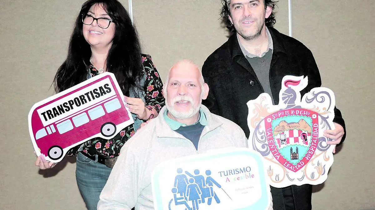 IMG_4314 Tere Lucy Domínguez, Jesús Lafon y Elvis Vidales.