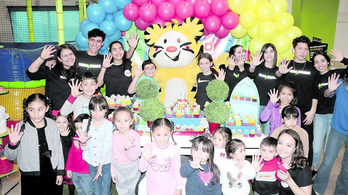 PRINCIPAL IMG_7536 Gran fiesta se ofreció por el 5to. aniversario de Piccolo Mondo.