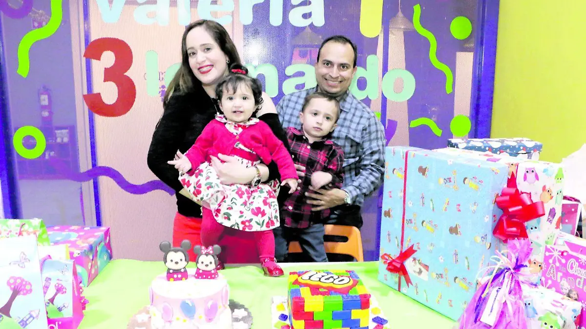 FESTEJADOS Y PAPAS. VALERIA 1 AÑO LEONARDO 3AÑOS PAPAS PAULINA Y FRANCISCO GONZALEZ