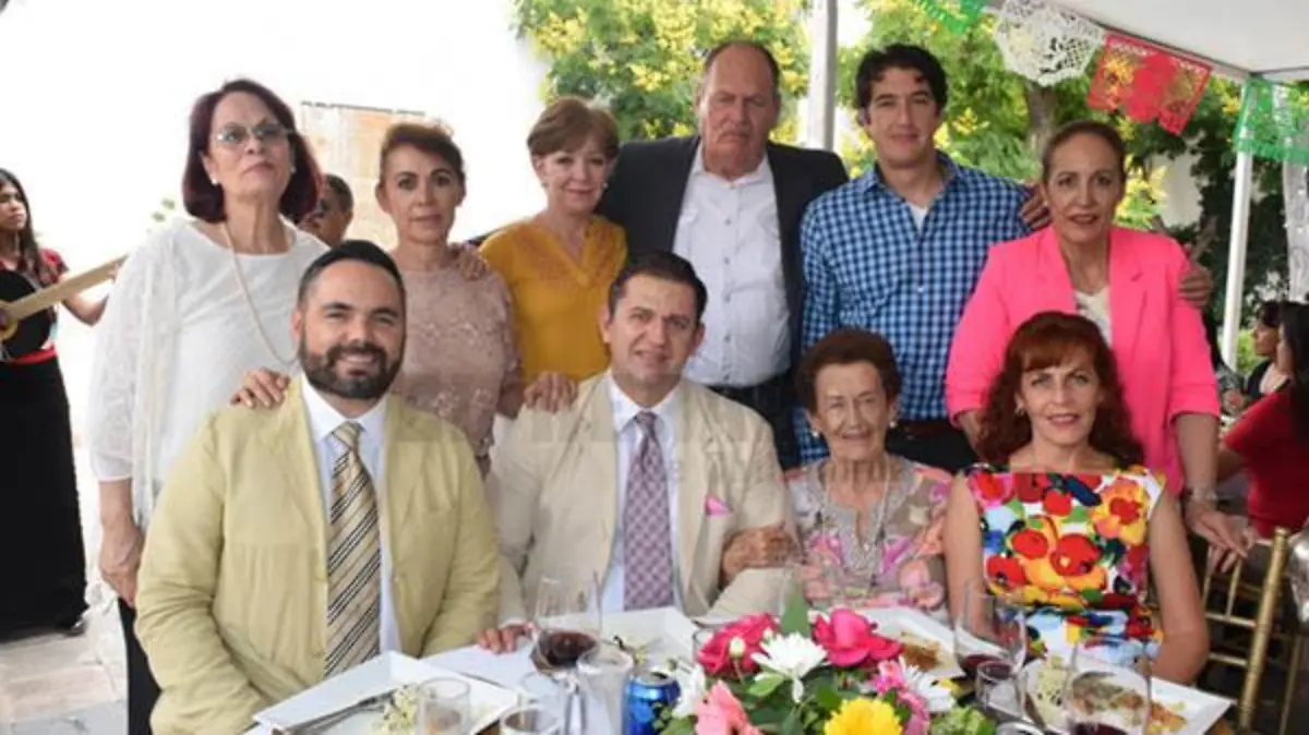 maria-elena-colomo-liz-castro-graciela-valles-carlos-prieto-eduardo-prieto-patricia-lerma-fernando-cibrian-jacobo-prieto-cristina-diaz-y-monica-prieto