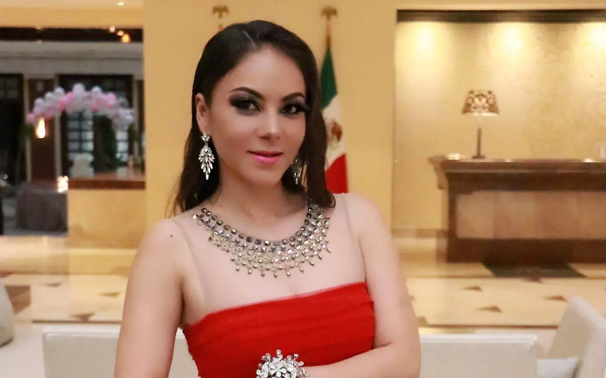 PRINCIPAL Facetune_27-06-2019-21-46-17