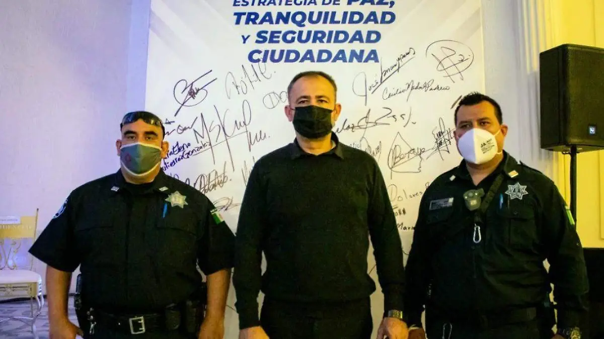 policías