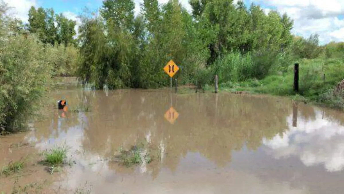 CAMINOS INCOMUNICADOS POR LLUVIAS