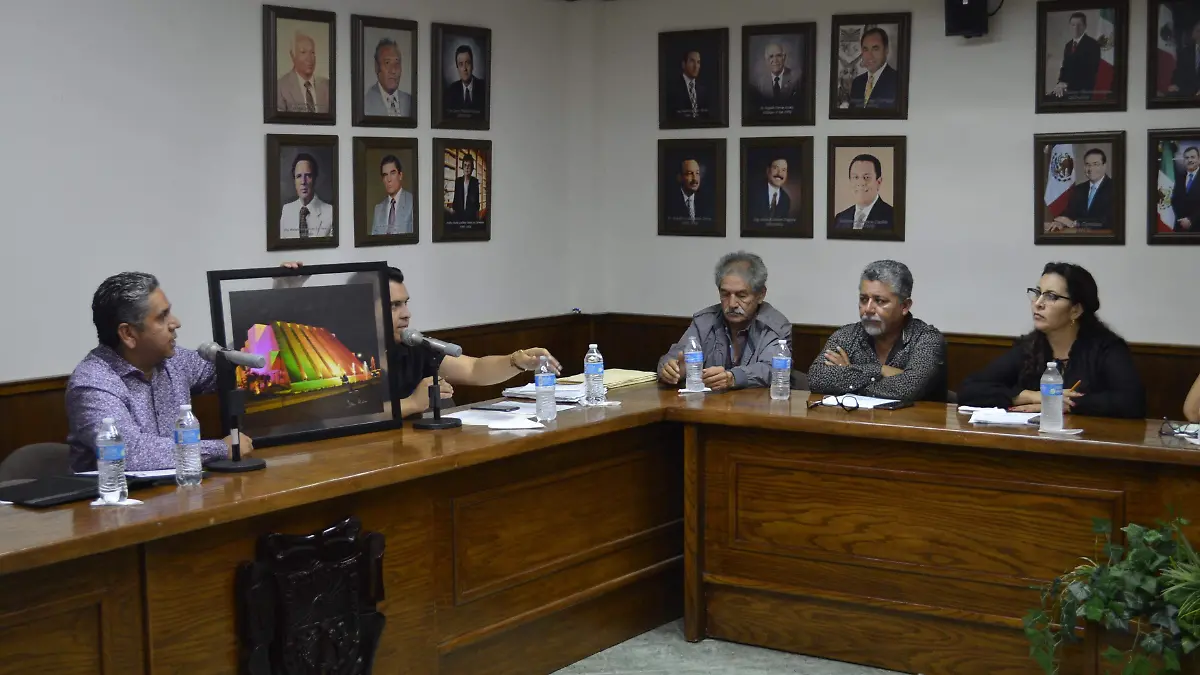 aprueban concesionar teatro