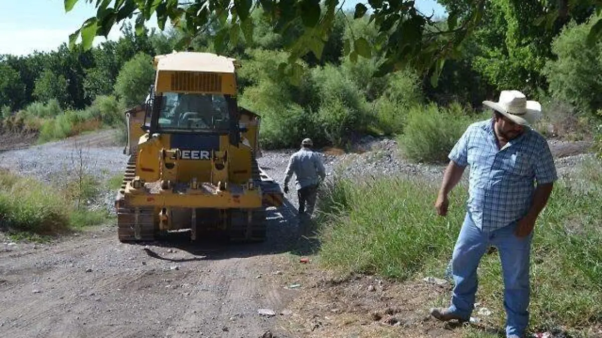 con 4 millones de pesos inicia desasolve del río Conchos en la Cruz (4)