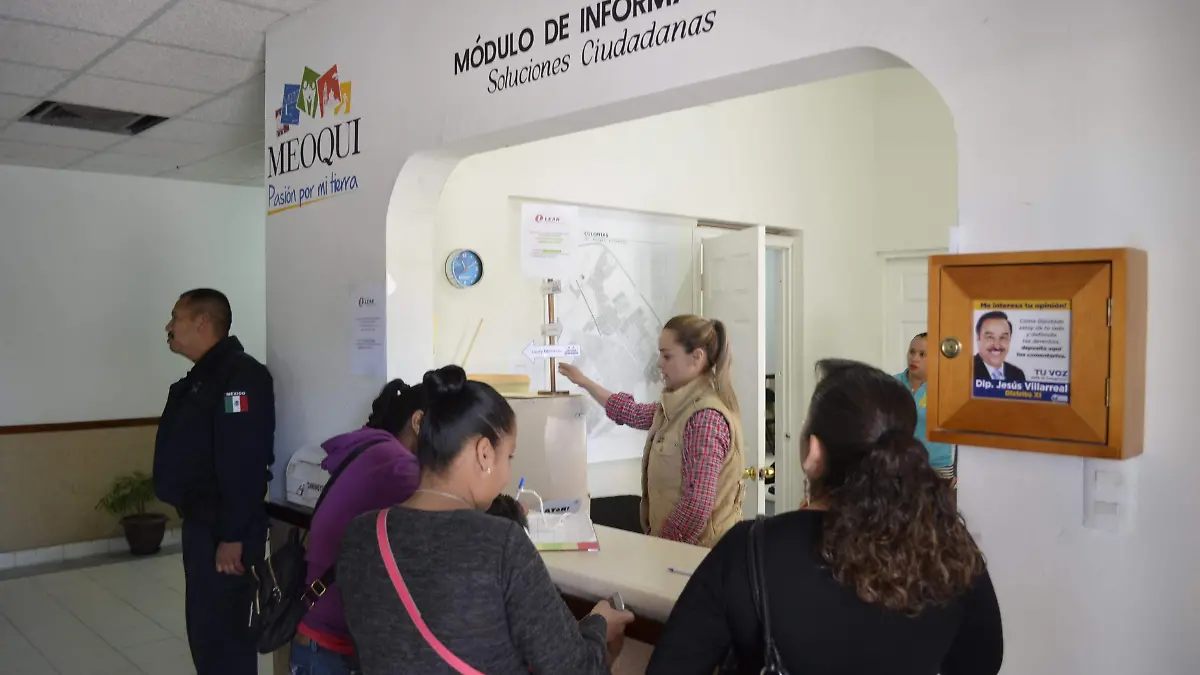 Reciben solicitudes de trabajo