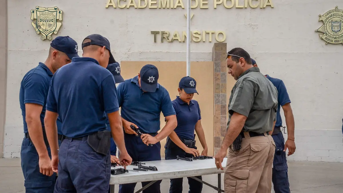 ACADEMIA POLICIA Y TRÁNSITO