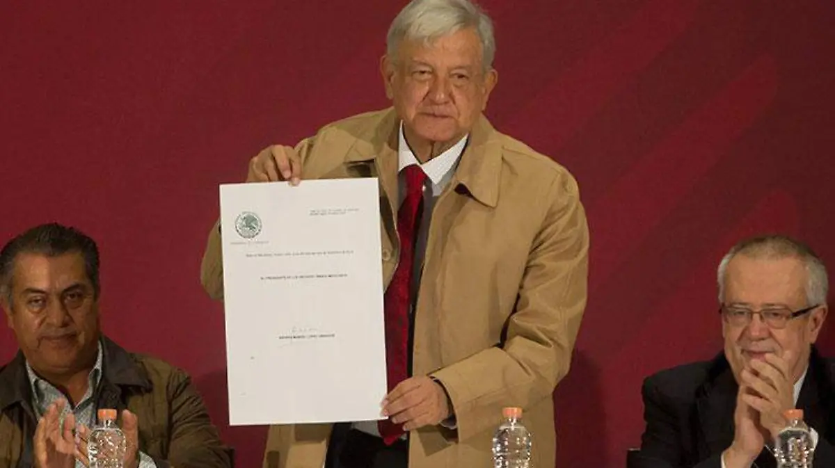 AMLO_lopez-obrador_decreto