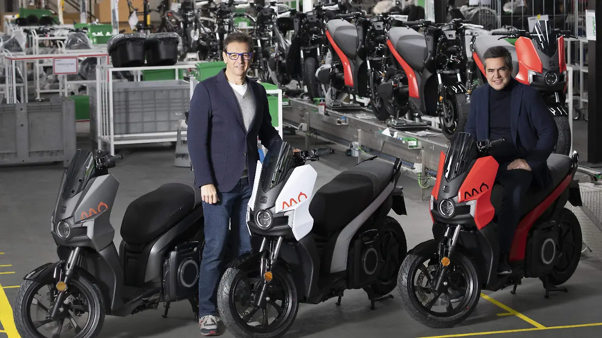 Production-starts-on-SEATs-first-electric-motorbike-the-SEAT-MO-eScooter-125_01_HQ