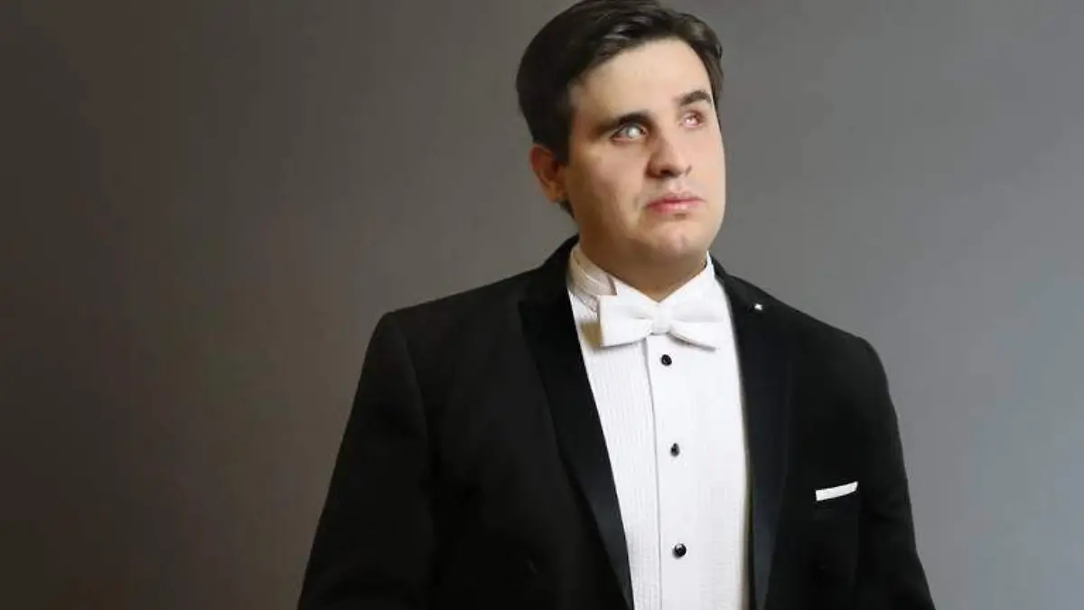 Tenor chihuahuense Carlos Alberto Velázquez