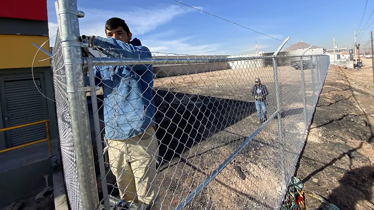 MALLA CICLÓNICA EN CAMPAMENTO MIGRANTE