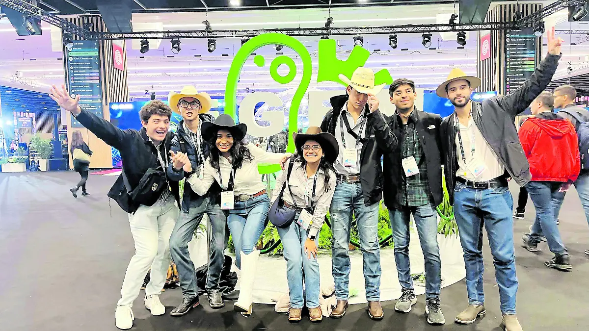 En equipo lograron el exito_CMYK