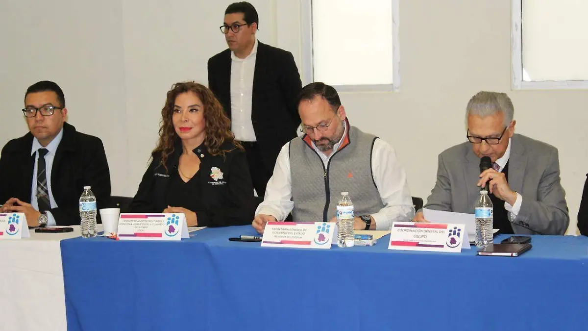 María Antonieta Pérez, Santiago de la Peña y Enrique Serrano