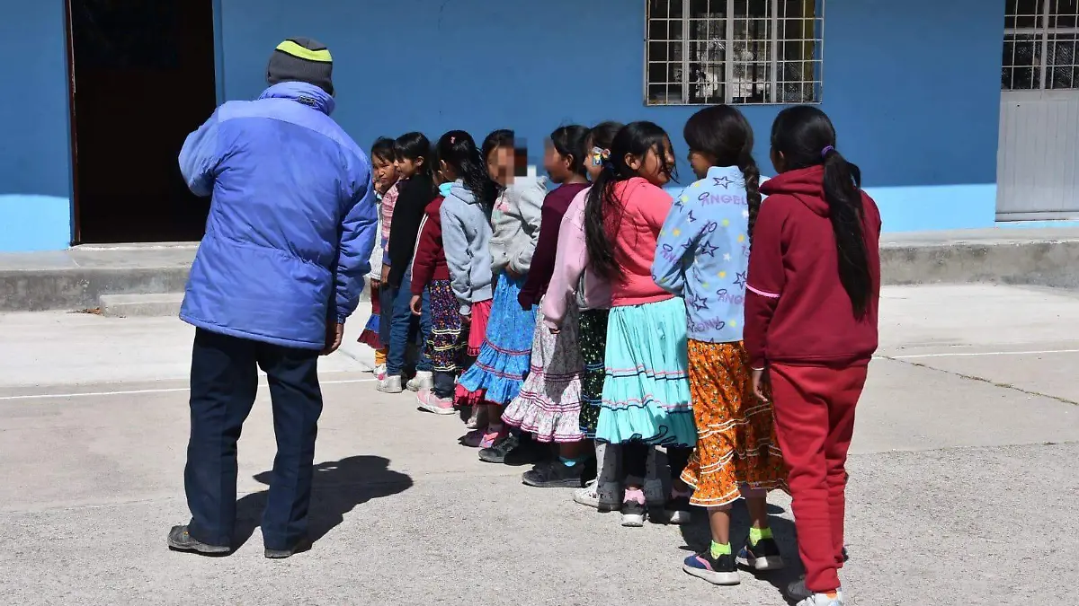 Niñas escuela indígena