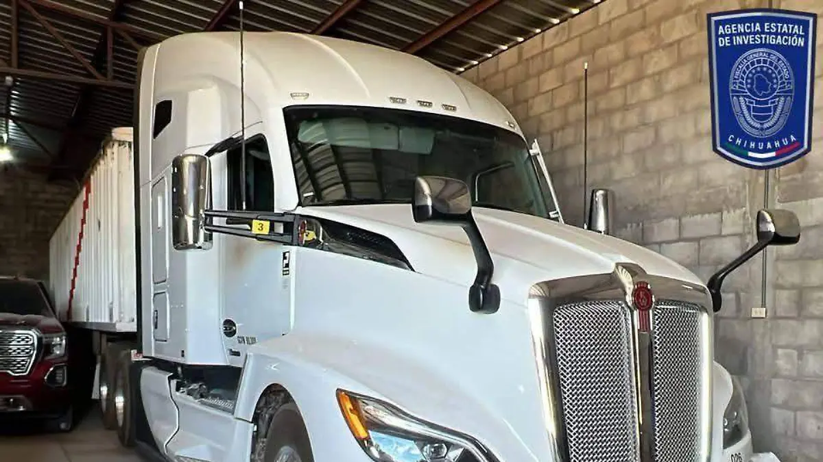 Aseguran vehículos en bodega en Buenaventura 