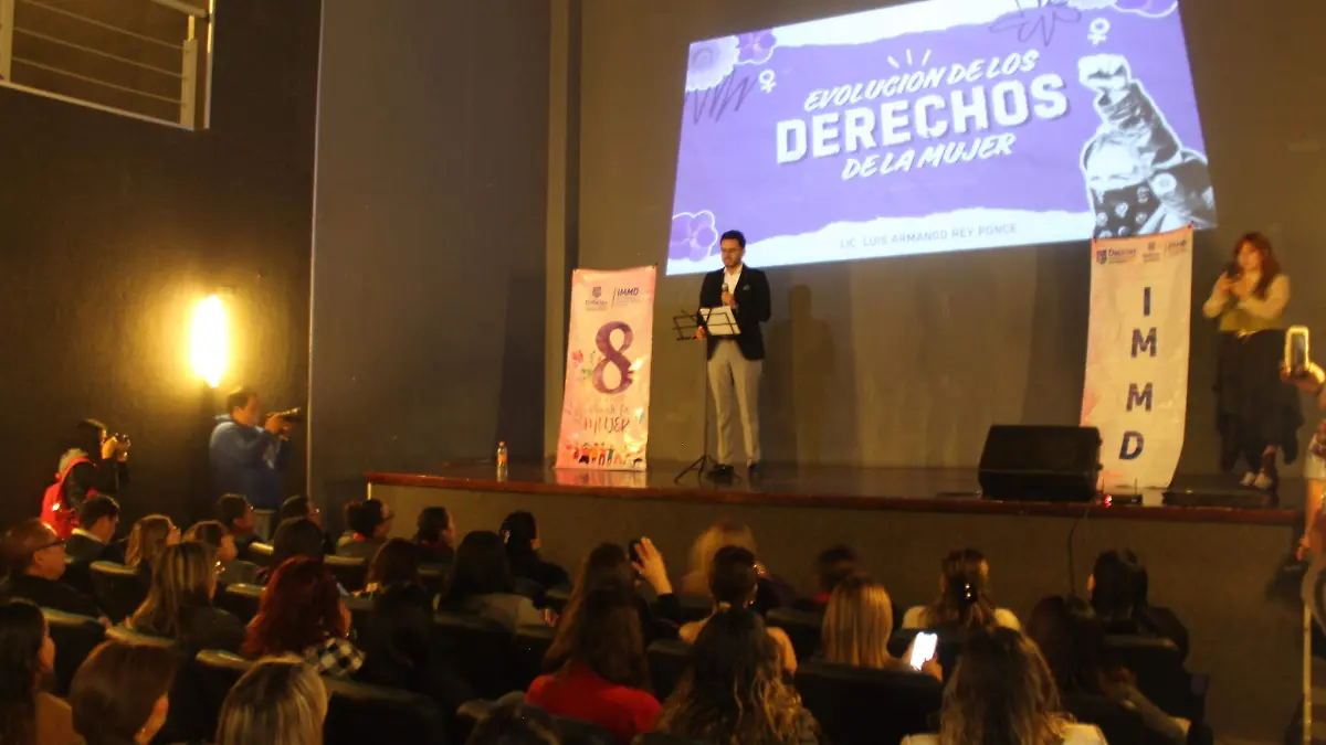 Charla derechos mujer