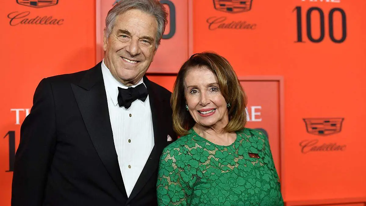 Nancy Pelosi y su marido