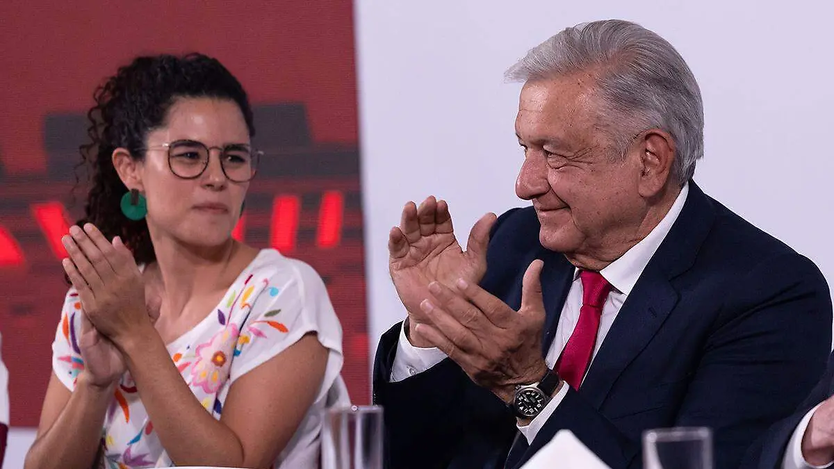 Luisa y AMLO1