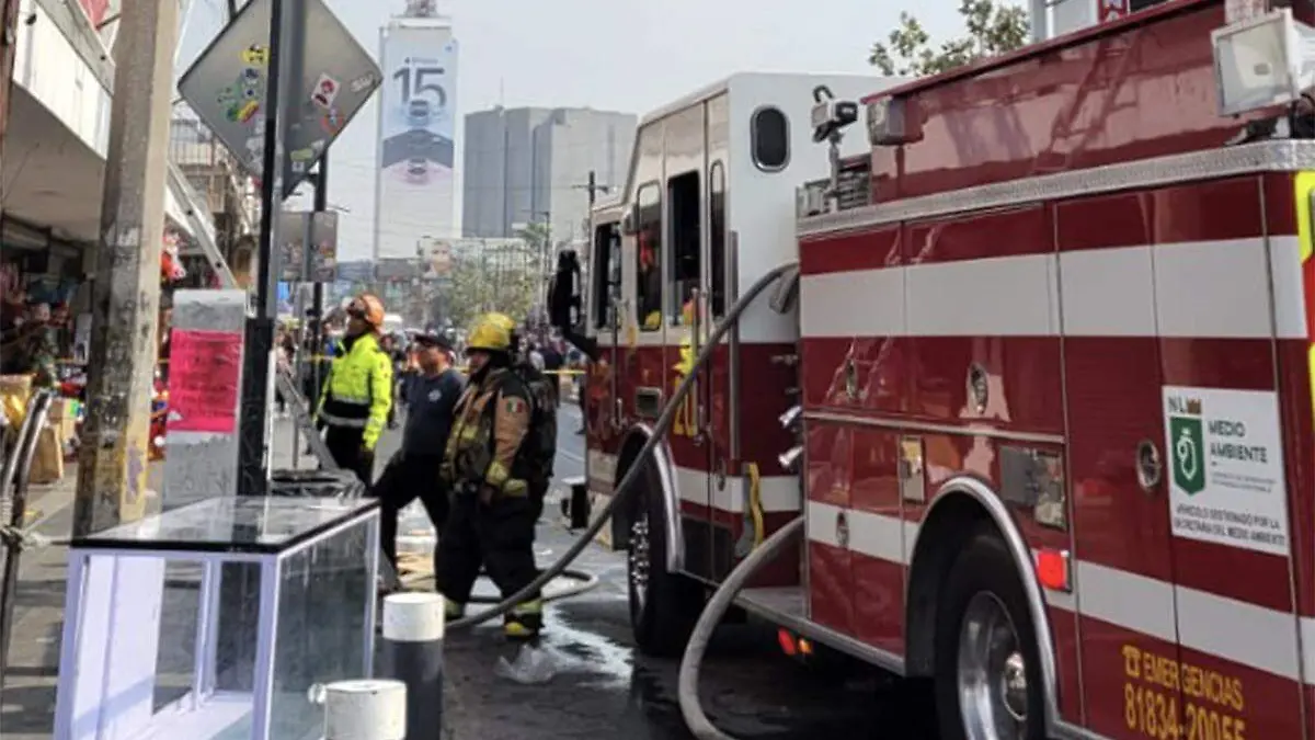 Incendio bomberos Monterrey1
