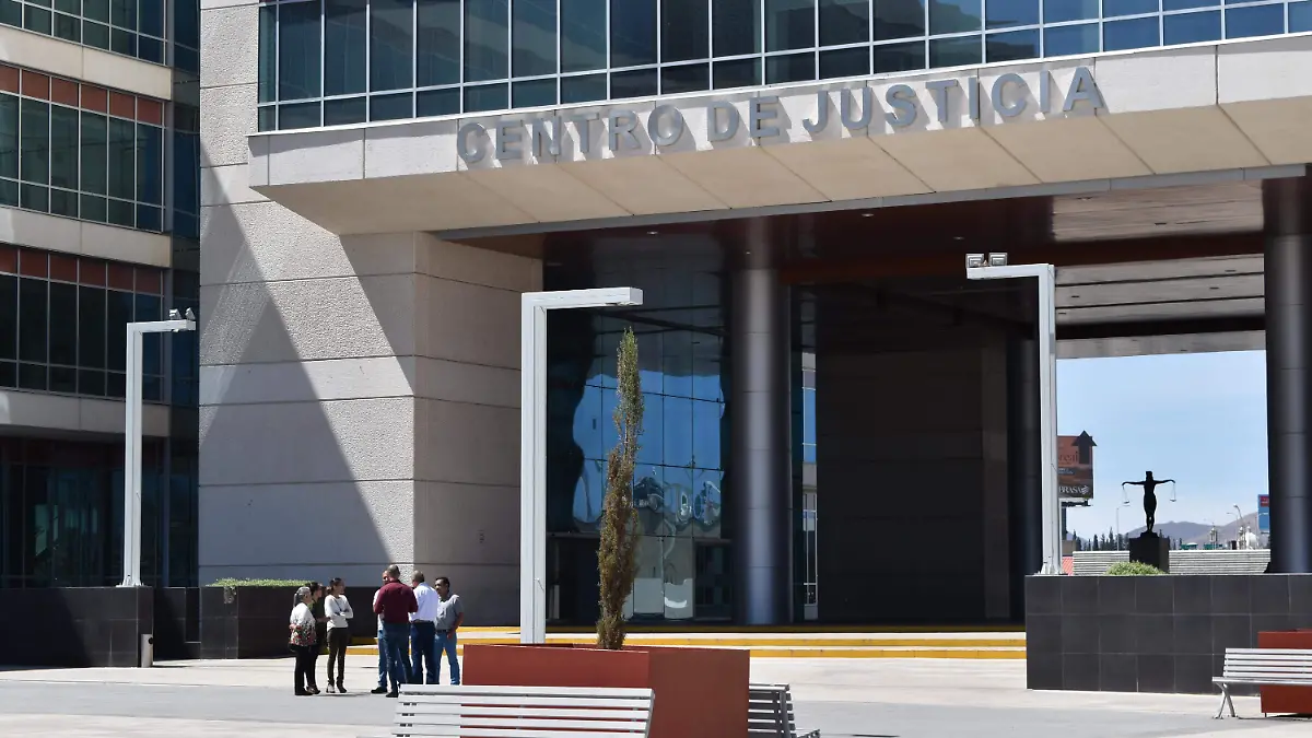 LITIGANTES ESPERAN SE ABRAN JUICIOS NOTA RICHI (2)