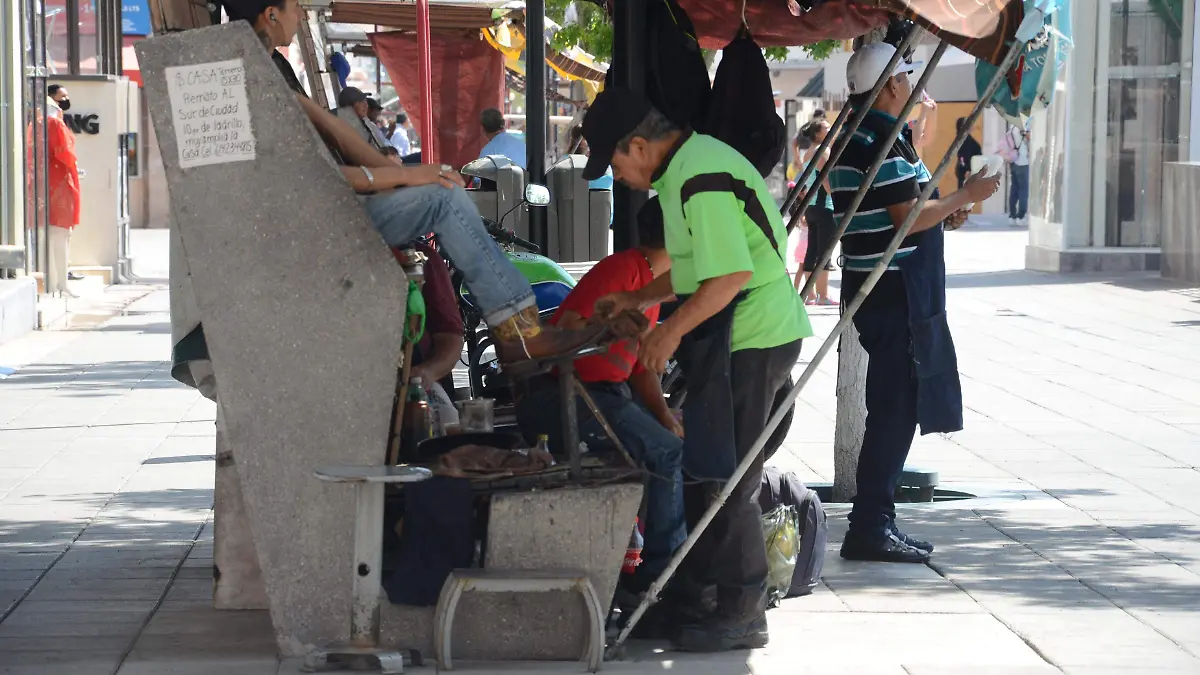 Trabajo de boleros pocos ingresos para pensionarse (2)