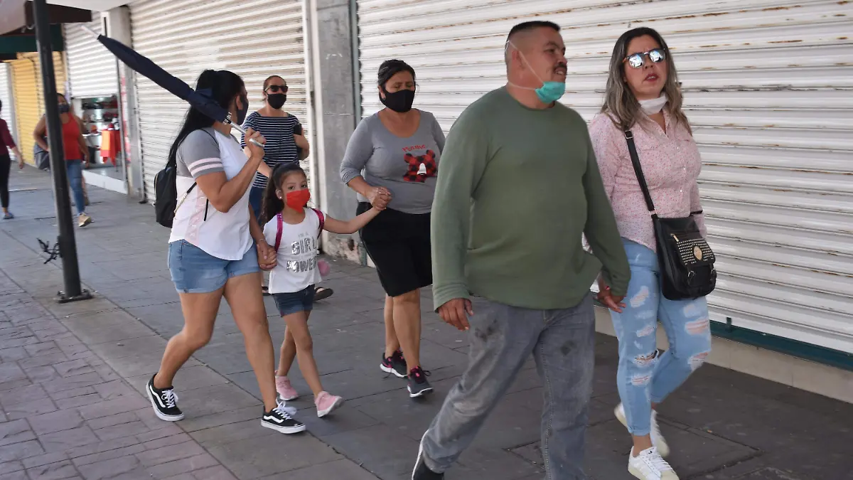 FAMILIAS COMPLETAS SALEN A LA CALLE ...A NADA URGENTE (2)