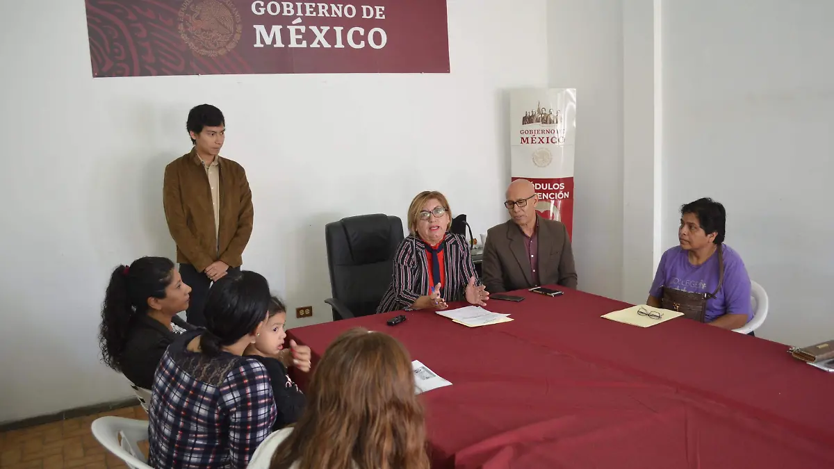 Leticia Loredo se reuniò con beneficiarios