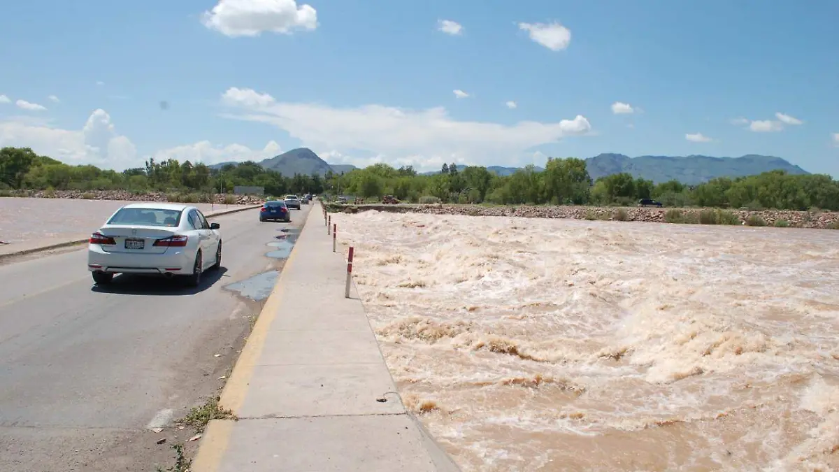 Llaman a defender el agua